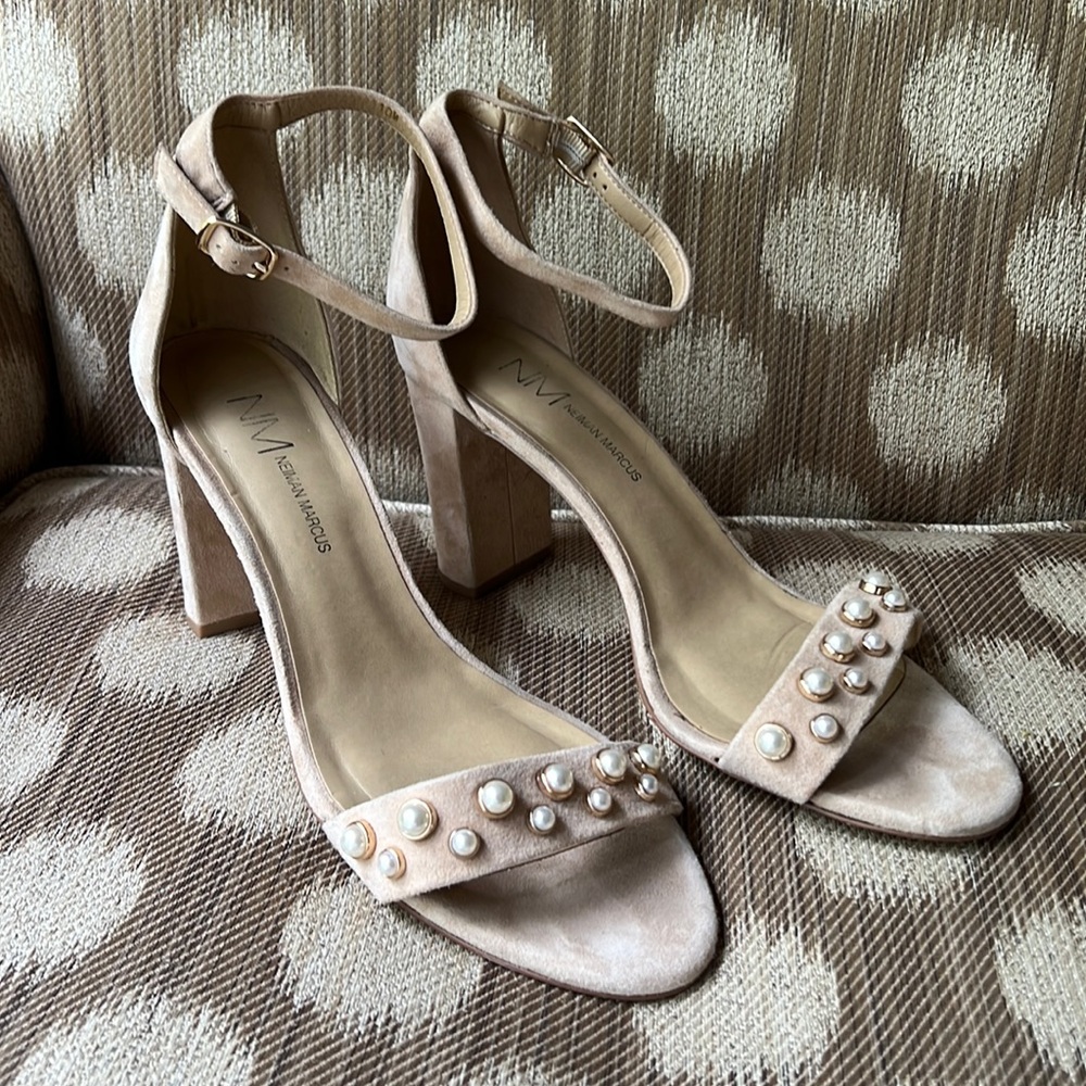 Neiman Marcus NM “Bamey” blush nude suede pearl strap sandal block heels